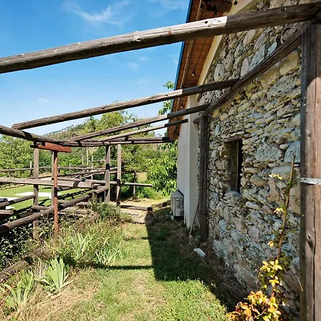 Borgo Tassani Gospodarstwo wiejskie Casaleggio Boiro